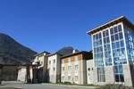 Отель Sandman Hotel and Suites Squamish