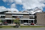 Отель Banff Voyager Inn