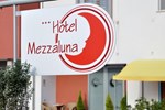 Отель Hotel Mezzaluna