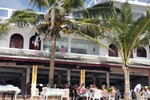 Отель Royal Beach Hotel & Restaurant