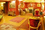 Gondola Hotel & Suites