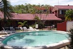 Отель Hervey Bay Colonial Lodge