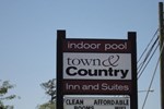 Отель Town & Country Motel