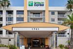 Отель Holiday Inn Express Hotel & Suites Ft. Lauderdale-Plantation
