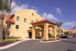 Отель Destination Daytona Inn & Suites