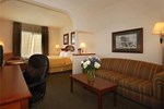 Отель Comfort Suites Saint Charles