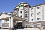 Отель Expressway Suites Fargo