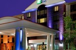 Отель Holiday Inn Express & Suites Chesapeake