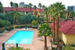 Отель La Quinta Inn & Suites Las Vegas Airport North Convention Center