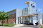 Days Inn and Suites-Hotel of the Arts