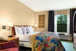 Отель Days Inn and Suites Llano