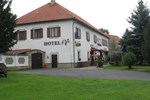 Отель Hotel Kovarna