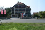 Отель Hotel Krona Domžale