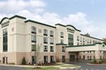 Отель Wingate by Wyndham State Arena Raleigh/Cary Hotel