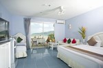 Отель Chalong Beach Hotel & Spa