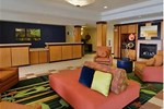 Отель Fairfield Inn and Suites by Marriott Emporia I-95