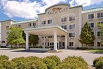 Отель Baymont Inn & Suites Grand Rapids North Walker