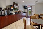Отель Microtel Inn & Suites Sutton Gassaway