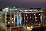 Отель Holiday Inn Express Dubai Safa Park