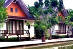 Отель Baan Thai Damnoen Canal House
