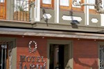 Отель Hotel Jardí Suites-Apartaments