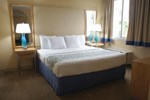 Отель La Quinta Inn & Suites Miami Lakes