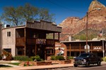 Отель Pioneer Lodge Zion National Park-Springdale