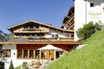 Отель Hotel Berghof Crystal Spa & Sports