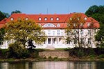 Отель Hotel Schloss Storkau