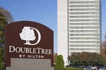 Отель DoubleTree by Hilton Overland Park - Corporate Woods