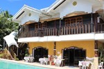 Отель Villa Limpia Beach Resort