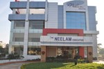 Отель The Neelam Executive