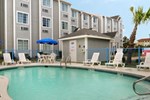 Отель Microtel Inn & Suites by Wyndham Gulf Shores