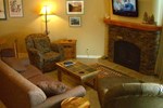 Отель Eagle's Nest by Crested Butte Lodging