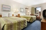 Отель Baymont Inn & Suites Glendale/Milwaukee North