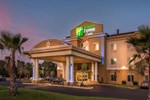 Отель Holiday Inn Express & Suites / Red Bluff - South Redding Area