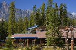Отель Sunwapta Falls Rocky Mountain Lodge