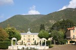 Апартаменты Holiday Home Chateau Des Gipieres Montbrun Les Bains