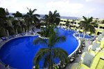 Отель Paradise Inn Beach Resort