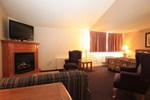 Отель Fireside Inn & Suites Waterville