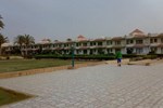 Отель Royal Beach Resort