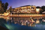 Отель Grand Mercure Apartments Cypress Lakes Resort