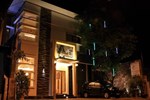 Отель Omah Qu