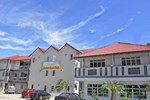 Отель Penarak Bamboo Beach Motel