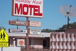 Отель Holiday Host Motel