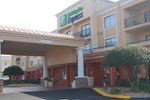 Tifton Inn and Suites