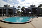 Hibiscus Oceanfront Resort