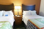 Отель Fairfield Inn & Suites Kansas City Overland Park
