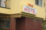 Отель Town Chalet Motel