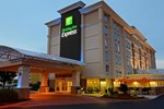 Отель Holiday Inn Express Hotels- Hampton